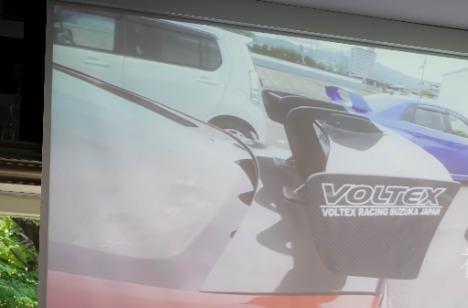 テーマは車!お二人の大好き全開の結婚式の演出画像