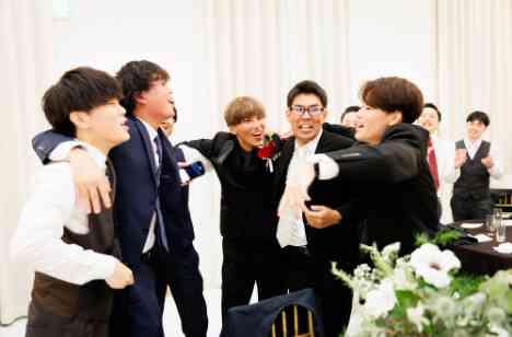 お二人と大好きなゲストのみんなが近い結婚式の演出画像