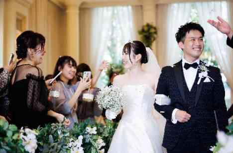 貸切で過ごす大好きなゲストの方とご家族様とのお時間の挙式画像
