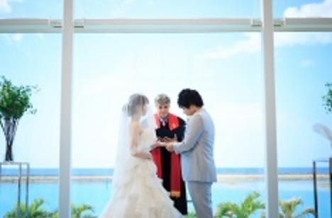 大好きなものに囲まれて結婚式の挙式画像