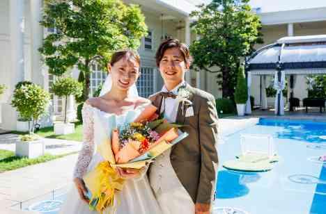 フルーツ・お花に囲まれたカラフルパーティ!の挙式画像