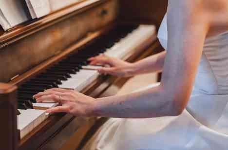 想いを奏でるアットホームを伝える結婚式の披露宴画像