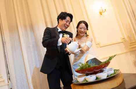 大切な方々へ向けたアフターパーティーの挙式画像