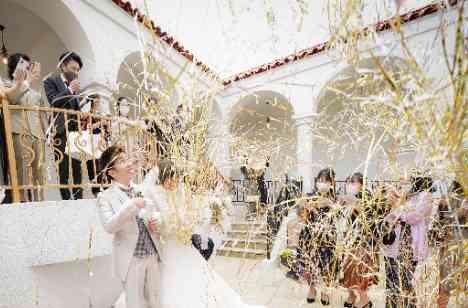 ”コロナ渦の今こそ”
感謝を伝える結婚式の挙式画像