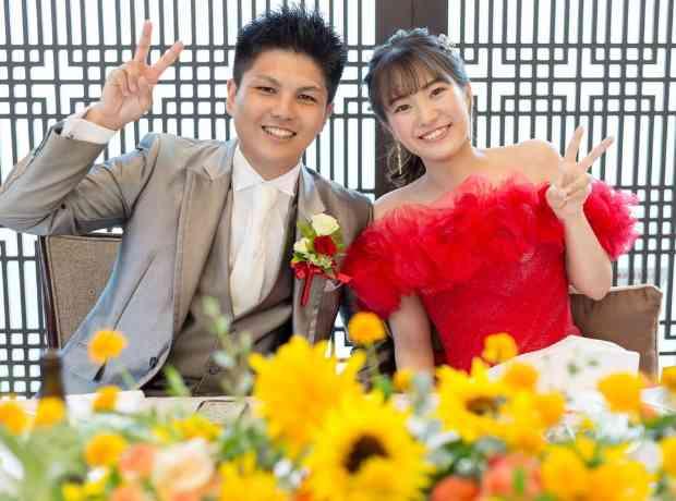 夏生まれの私たちらしい爽やかな結婚式の挙式実例画像