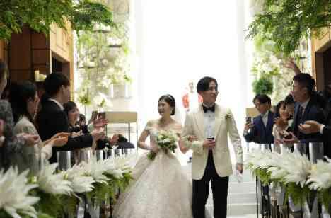 LIVE感のある今までにない結婚式!の挙式画像