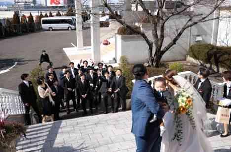 私らしさが詰まったゲスト全員参加型の結婚式の挙式画像