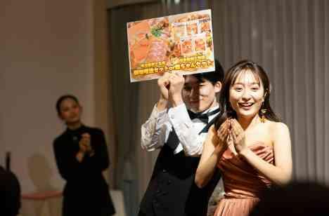 "特製レモンサワー"でゲストと一緒に楽しむ結婚式の演出画像
