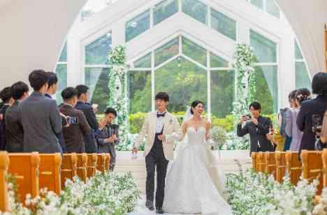 とにかくアットホームに♪『同窓会』WEDDINGの挙式画像