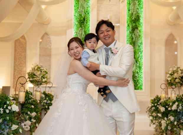 大好きな友達に囲まれたアットホームな結婚式の挙式実例画像