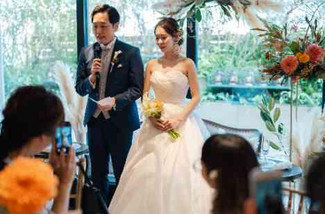 こだわりコーディネートでゲスト参加型Weddingの披露宴画像