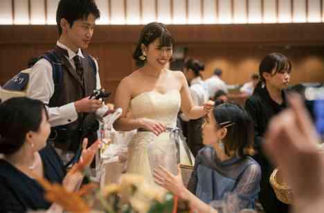 大好きな場所で、ゲストと美食とお酒を楽しんだ一日の披露宴画像