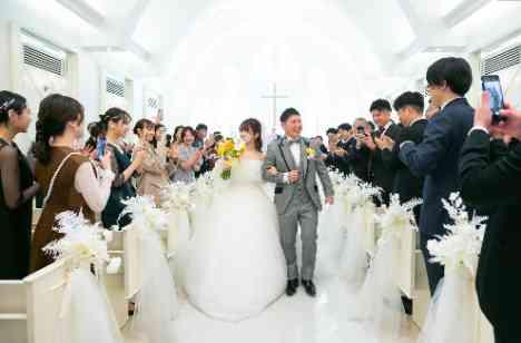 おふたりの 個性あふれる 素敵な結婚式の挙式画像
