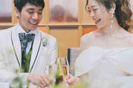 【Toast】祝福の乾杯と美味しい時間の披露宴画像