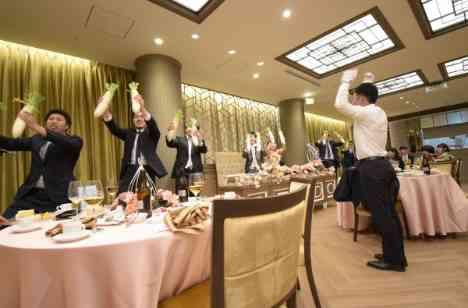愛溢れるウェディングパーティーの演出画像