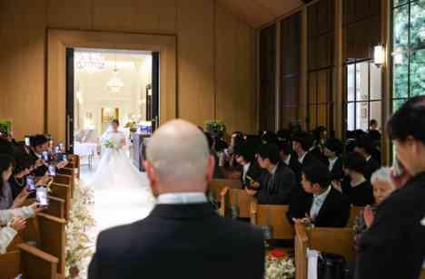 大好きな皆に囲まれて過ごす史上最幸の結婚式！の挙式画像