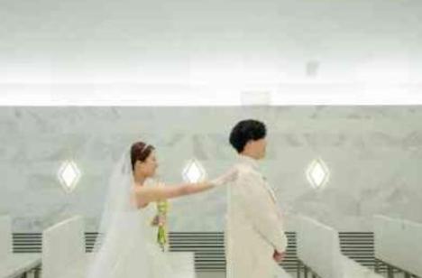 たいせつなゲストの皆様と過ごす結婚式の挙式画像