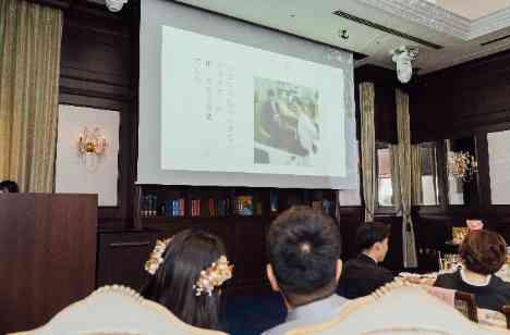 憧れのステンドグラスと生演奏で王道の挙式の演出画像