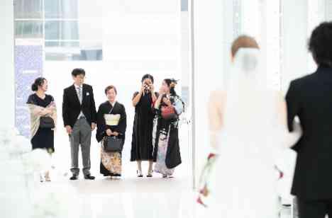 おもてなし溢れる おしゃれウエディング♪の挙式画像