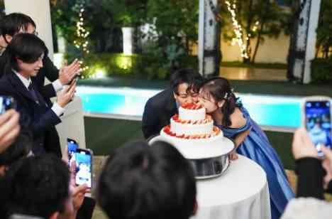 お二人らしく想いを伝え最高に盛り上がる結婚式の披露宴画像
