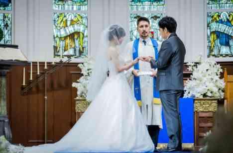お世話になった方々へ感謝の気持ちを伝えるパーティの挙式画像