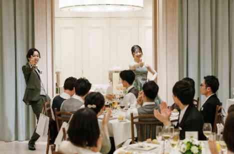 ゲストの方と一緒に楽しむWeddingの披露宴画像