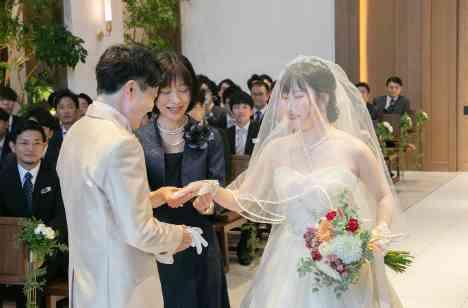 ゲスト皆様との一体感を感じられる結婚式にの挙式画像