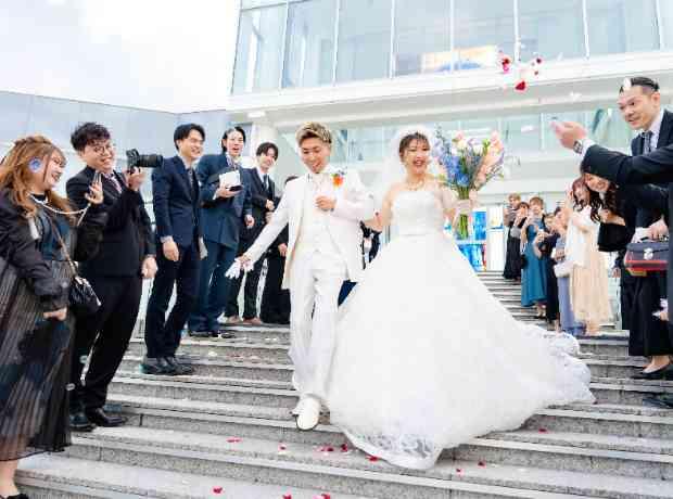 みんなで盛り上がる！お二人らしさ溢れる結婚式♪の挙式実例画像