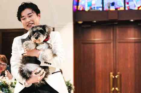 愛犬と野球を取り入れた笑顔溢れる結婚式の挙式画像