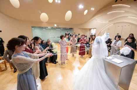 みんなで楽しむアットホームWeddingの挙式画像