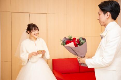 ご家族みんなへ感謝を伝えるウェディングパーティの演出画像