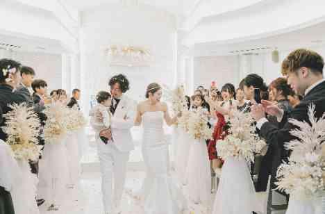 こだわりの詰まった笑顔溢れる結婚式!の挙式画像