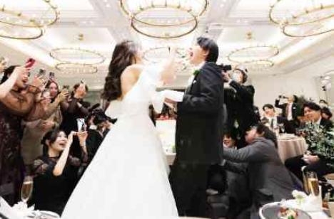 たくさんの笑顔に包まれた心温まるWEDDINGの披露宴画像