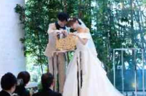 王道と個性 自分たちらしさを追求したWEDDINGの挙式画像