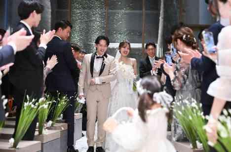 沢山の笑顔に包まれた心温まるWEDDING
の挙式画像