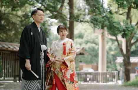 たくさんの祝福をいただいた笑顔あふれる結婚式の挙式画像