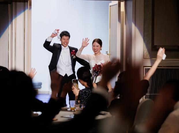 ゲスト様・式場スタッフ様　すべての人に感謝の１日の挙式実例画像