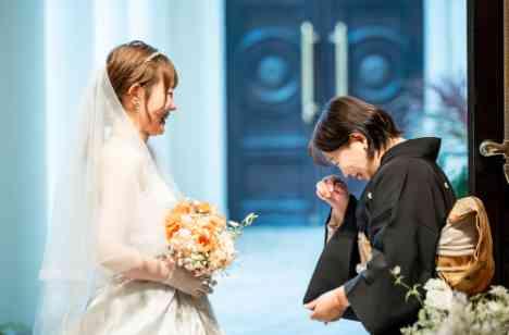 「LOVE」で一杯な会場で「LOVE」なゲストと!の挙式画像