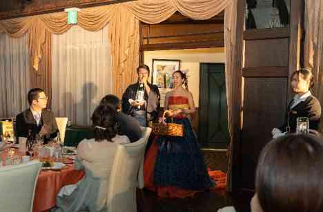 とにかくゲストに楽しんでもらうおもてなし婚の披露宴画像