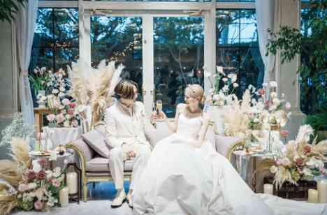 新郎新婦とお二人のお子様との結婚式ストーリーの披露宴画像