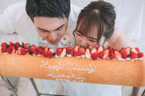 大切な家族とリラックスして楽しめる結婚式の披露宴画像