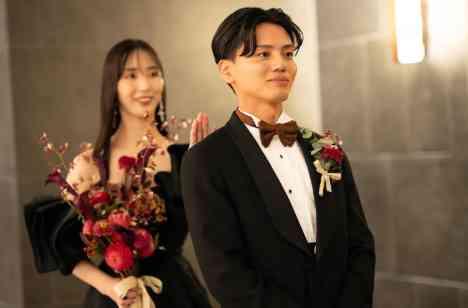 上質と温もりが調和するWEDDINGの披露宴画像