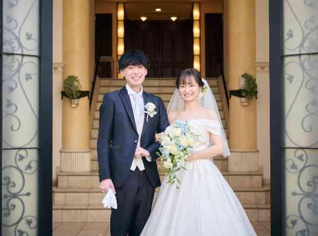 大切なゲストに囲まれて和やかなご結婚式の挙式実例画像