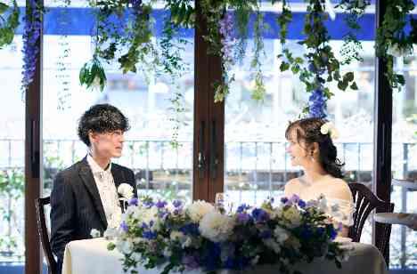 大切なゲストに囲まれて和やかなご結婚式の準備・打ち合わせ画像
