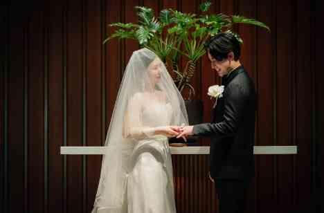 洗練された美しさと響きが重なるパーティーの挙式画像