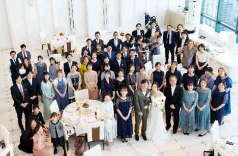 ご友人と楽しむラフだけど特別な1日を♡の挙式画像