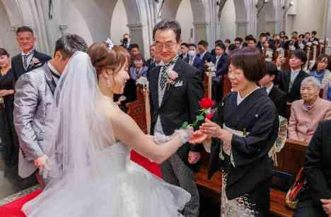 感謝が伝わる心温まる上質おもてなしウエディングの挙式画像