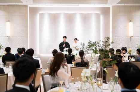 伝統美とモダンが調和する伊勢山の和婚スタイル実例の披露宴画像