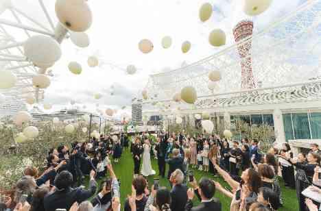 私たちの理想はコレ。これぞ結婚式みたいなパーティーの挙式画像