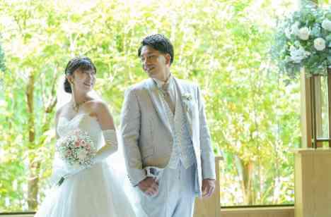 大切な家族・友人に囲まれて憧れの結婚式の準備・打ち合わせ画像